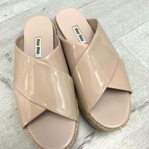 Miu Miu platform slipper in nude color!